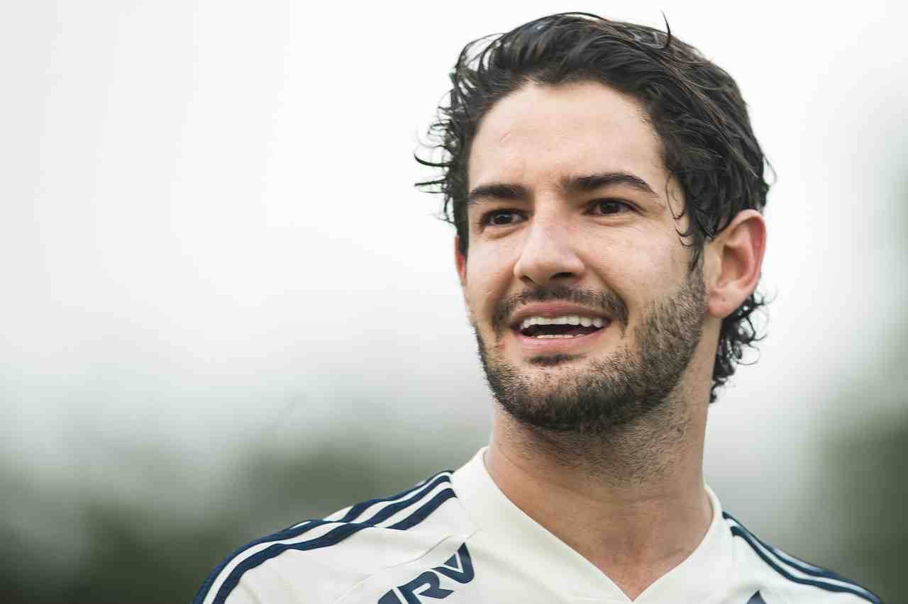 帕托:效力AC米兰是不可思议的经历,我走进的是众星云集的更衣室